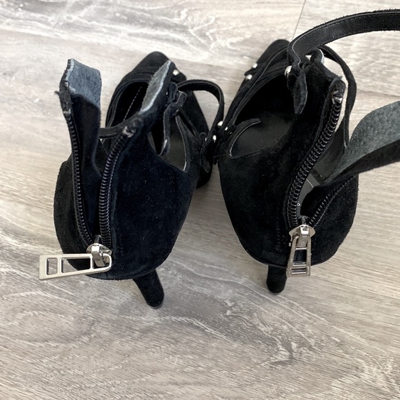 New Suede heels with silver detail, zipper at the back makes them easy to wear. - Picture 6 of 8